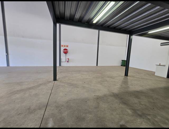 245M² WAREHOUSE TO LET IN MEADOWDALE